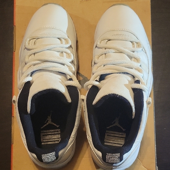 Jordan 11 Retro Low Legend Blue (2021) Mens 8 Womens 9.5 EUC W/OG BOX - Picture 6 of 10